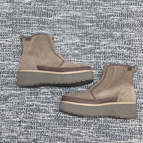 UGG City Func Front Zip Up Suede Brown Boots Women's 9 - Picture 15 of 15